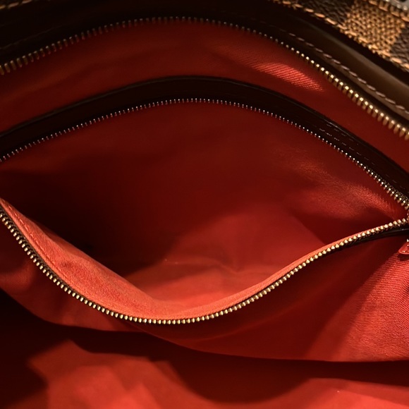 Preloved LV Chelsea ebony in damier beautiful authentic medium/large size purse - Picture 4 of 9